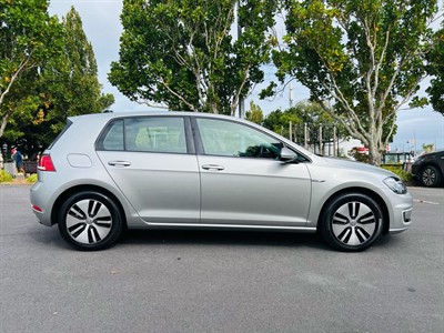 2018 Volkswagen E-Golf - Thumbnail